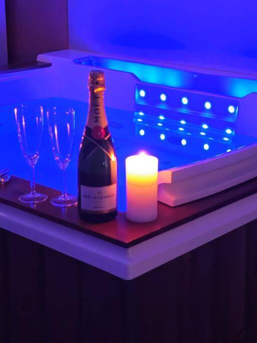 Loft/jacuzzi L'instant Apartment